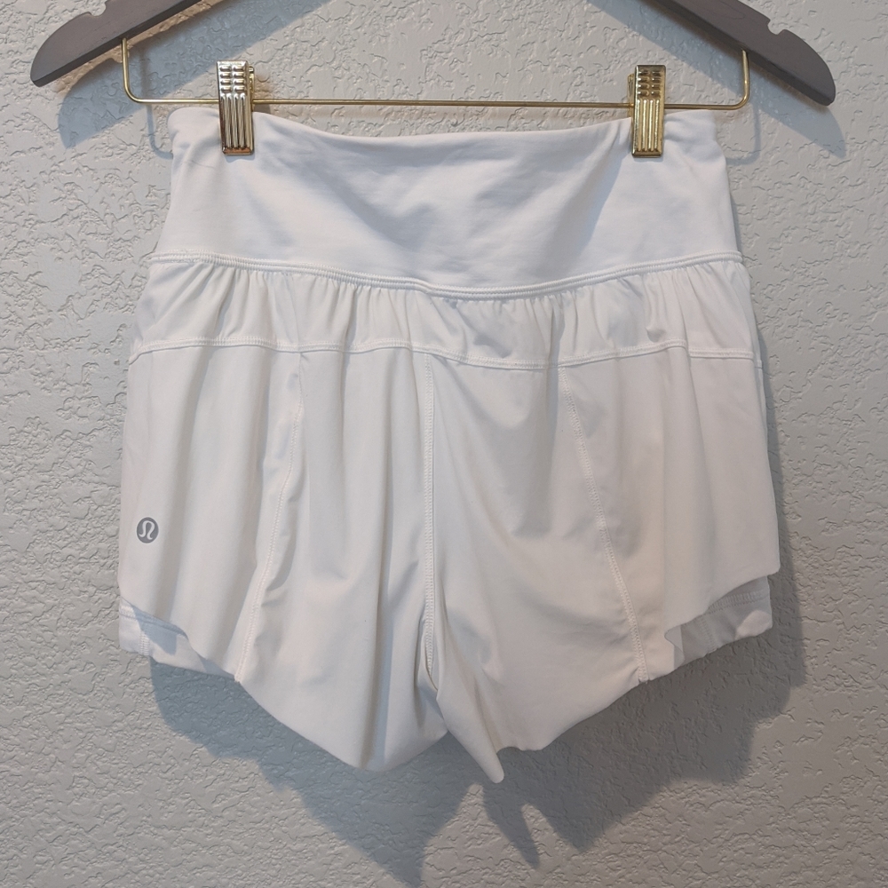 LULULEMON squad shorts in white